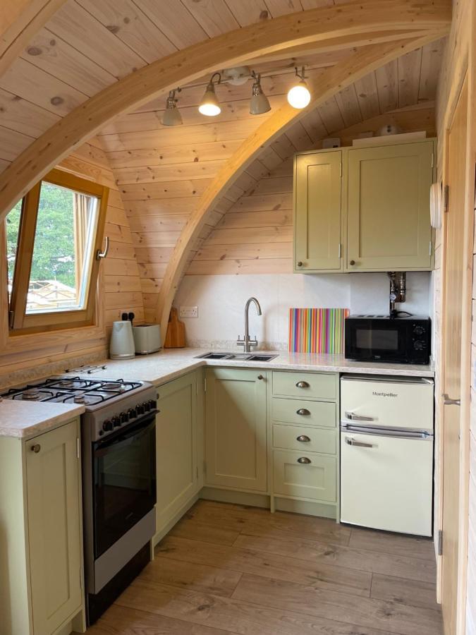Hedgehog Glamping Pod School House Farm Hotel Leighton  Exterior foto