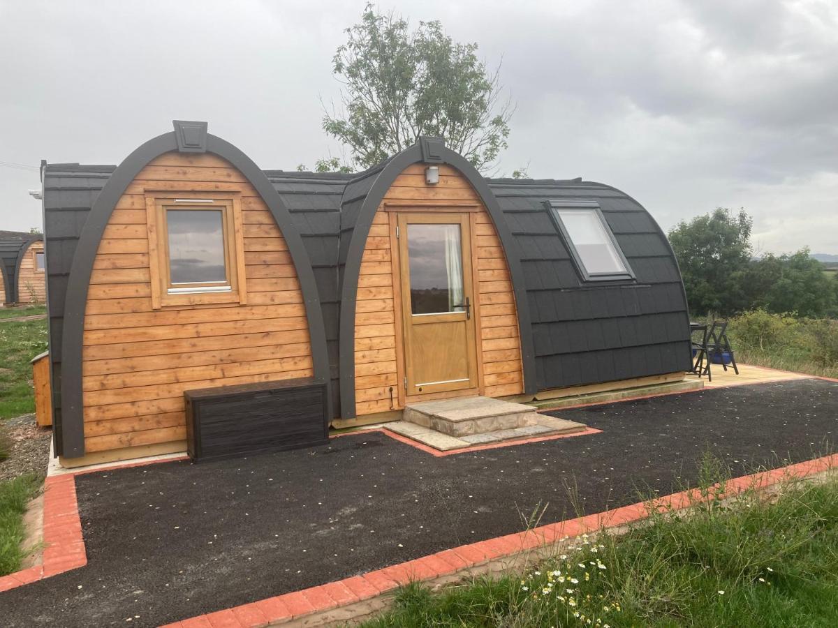 Hedgehog Glamping Pod School House Farm Hotel Leighton  Exterior foto